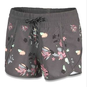 Dakine Dauntless 2.5" stretch boardshorts, size medium